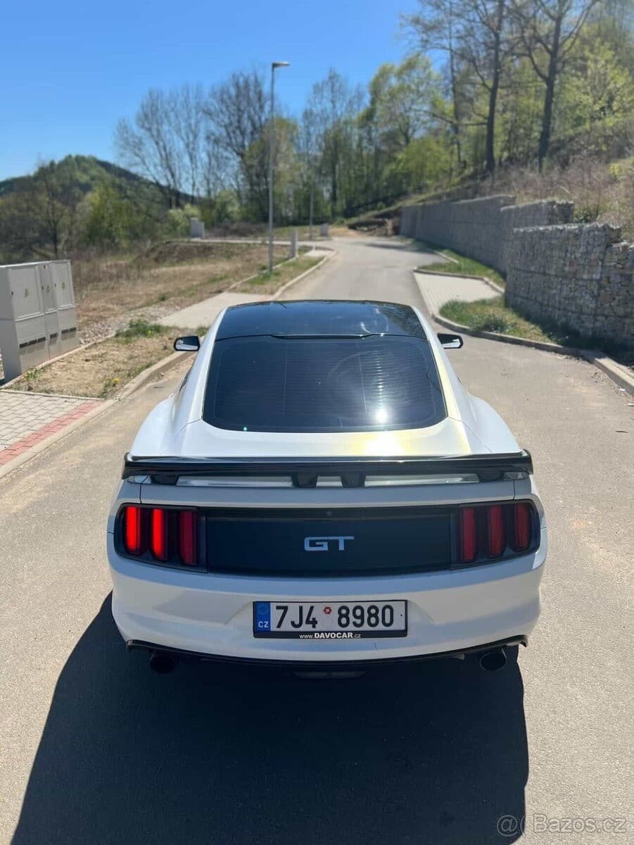 2016 Ford MUSTANG - 12