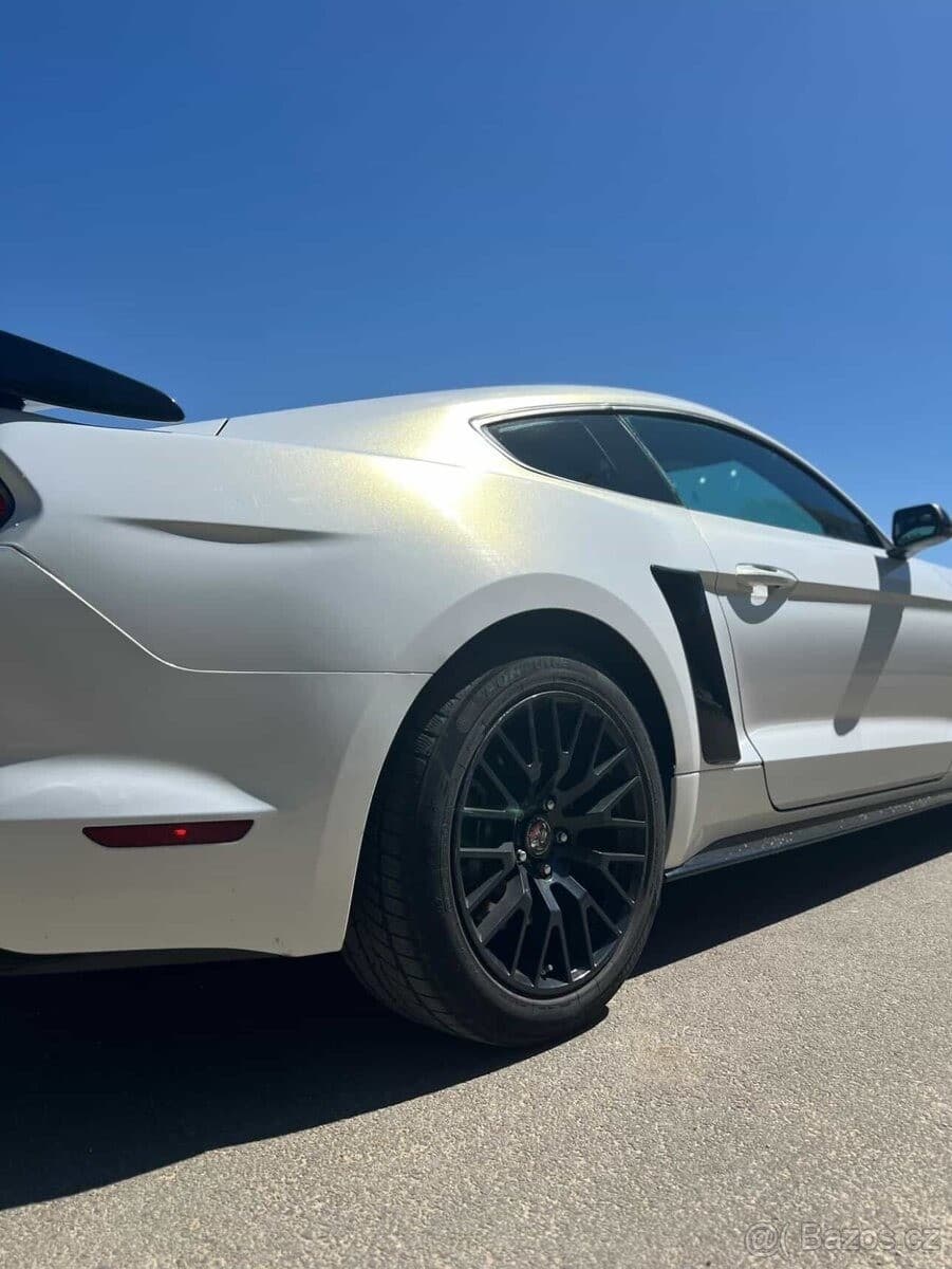 2016 Ford MUSTANG - 14