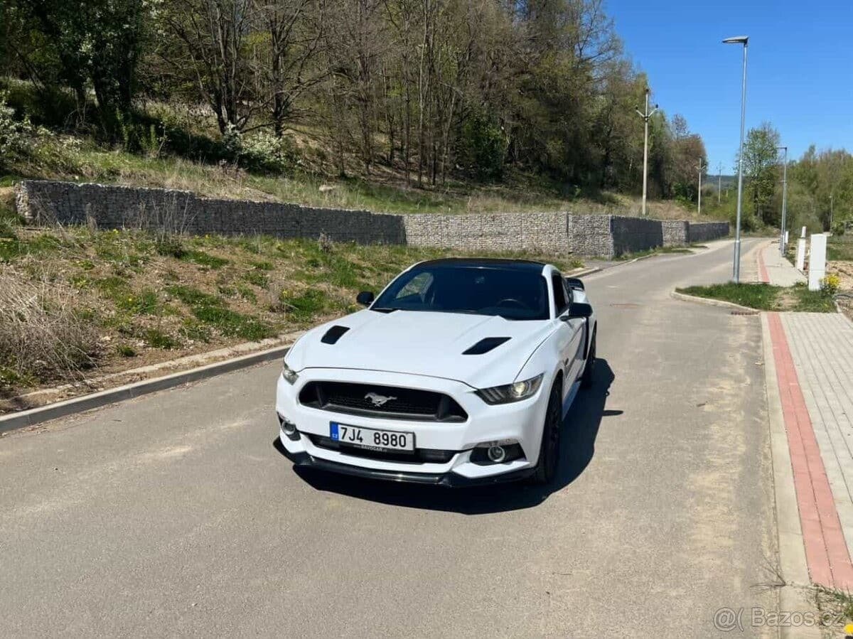 2016 Ford MUSTANG - 2