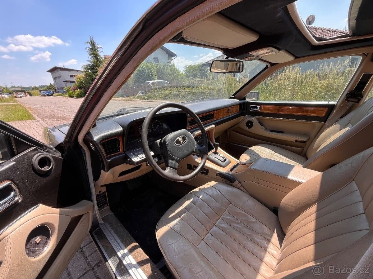 1987 Jaguar XJ - 12