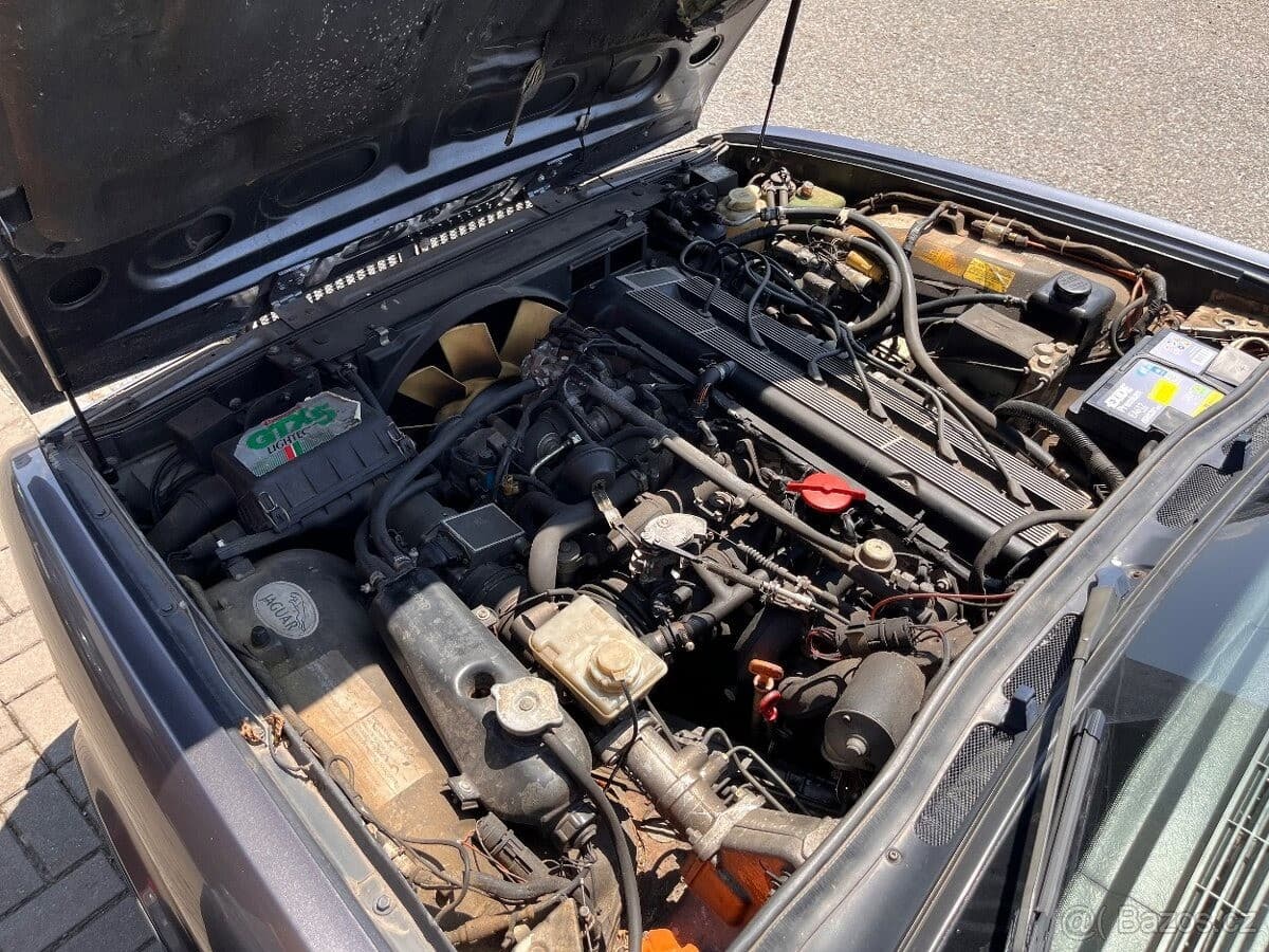 1987 Jaguar XJ - 3
