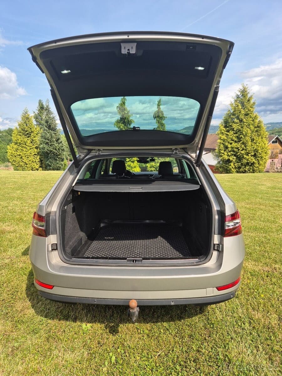 2017 Škoda SUPERB - 12