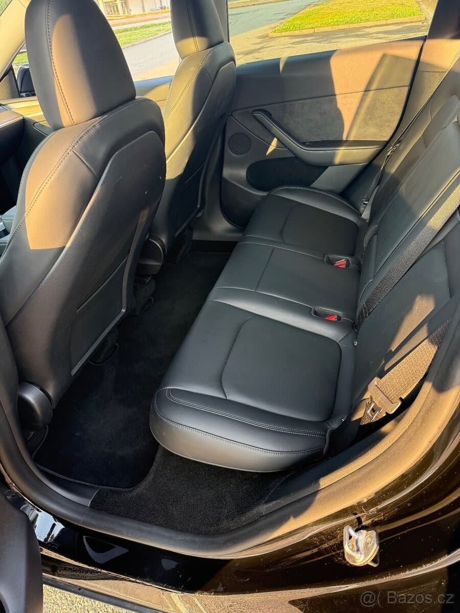 Tesla MODEL Y - 13
