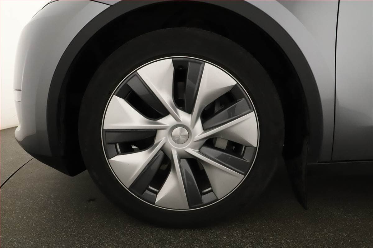 2023 Tesla MODEL Y - 11