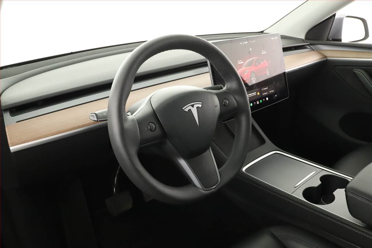 2023 Tesla MODEL Y - 19