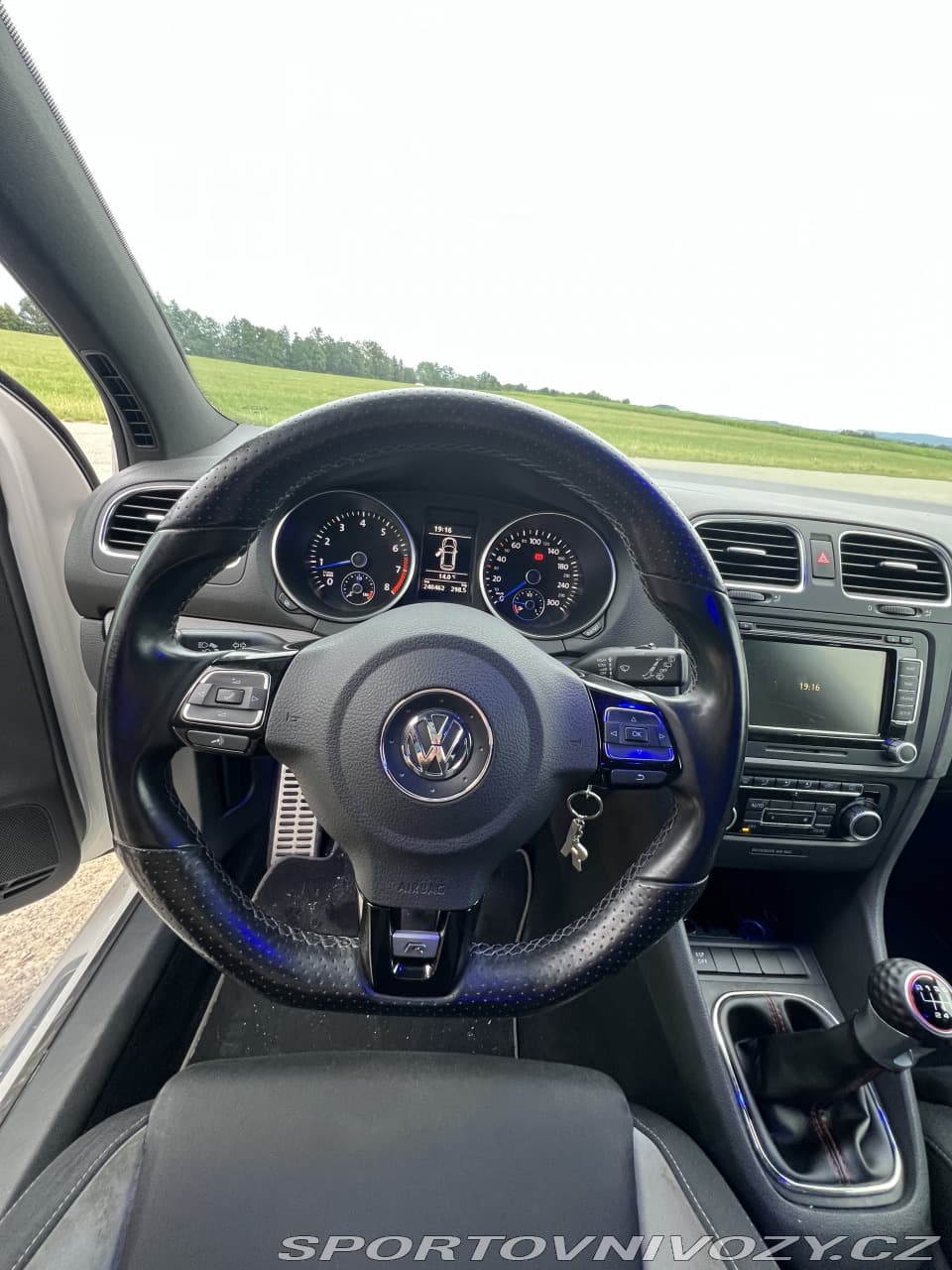 2010 Volkswagen GOLF - 10