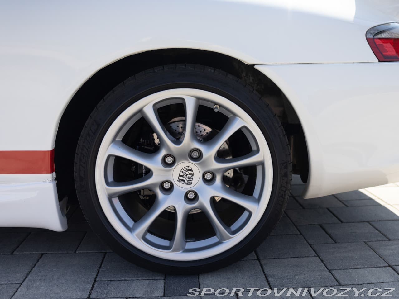 2002 Porsche 911 - 12