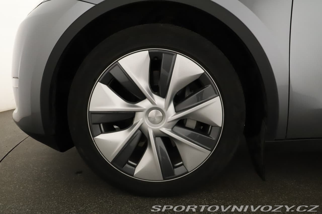 2023 Tesla MODEL Y - 11