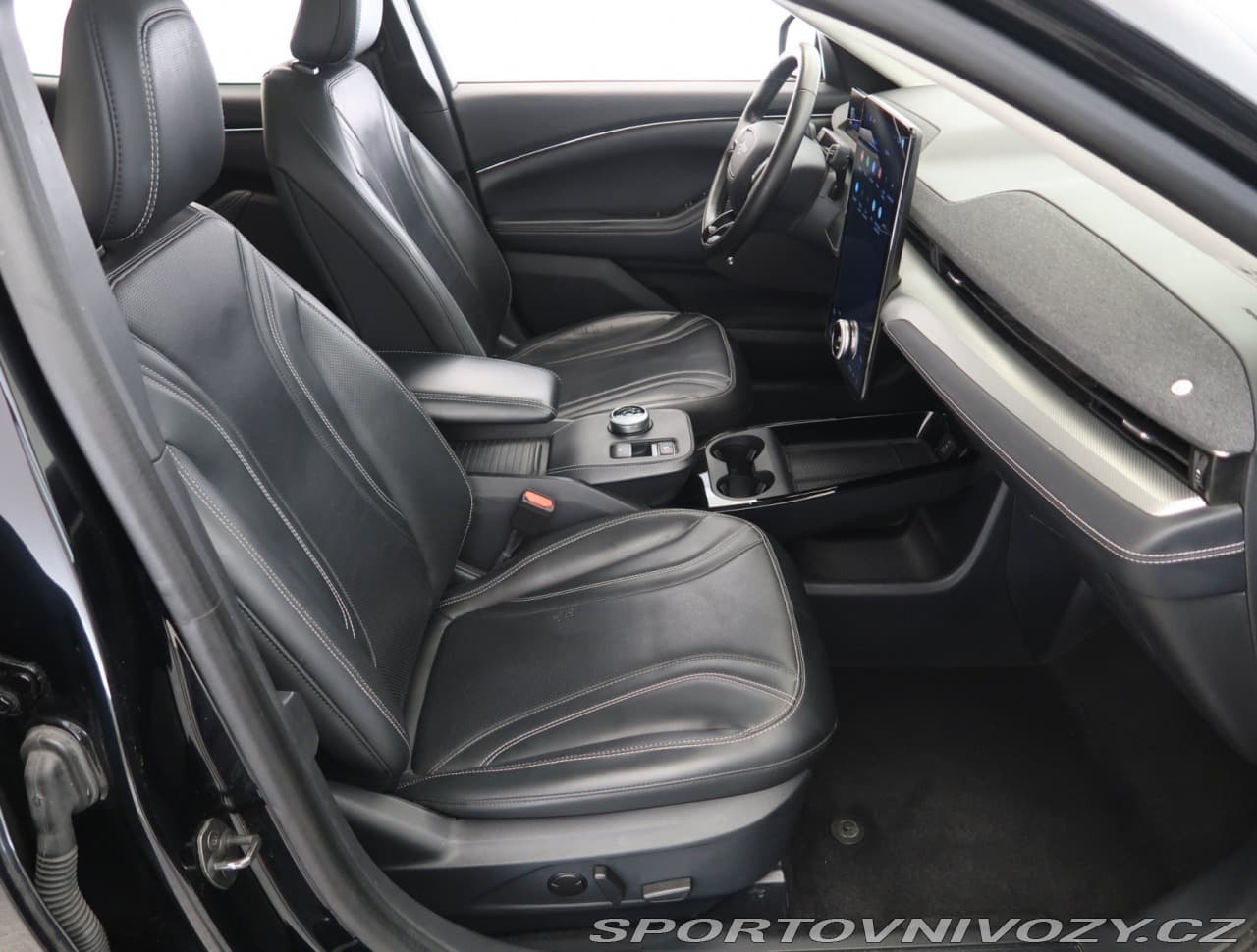 2021 Ford MUSTANG - 9