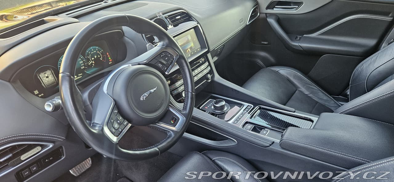 2017 Jaguar F-PACE - 10