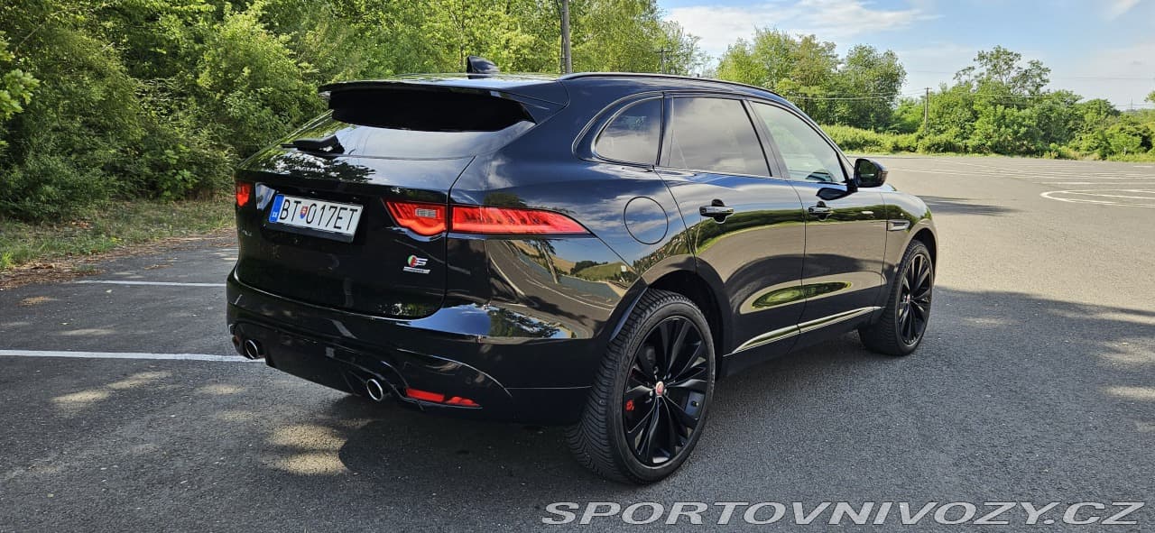 2017 Jaguar F-PACE - 4