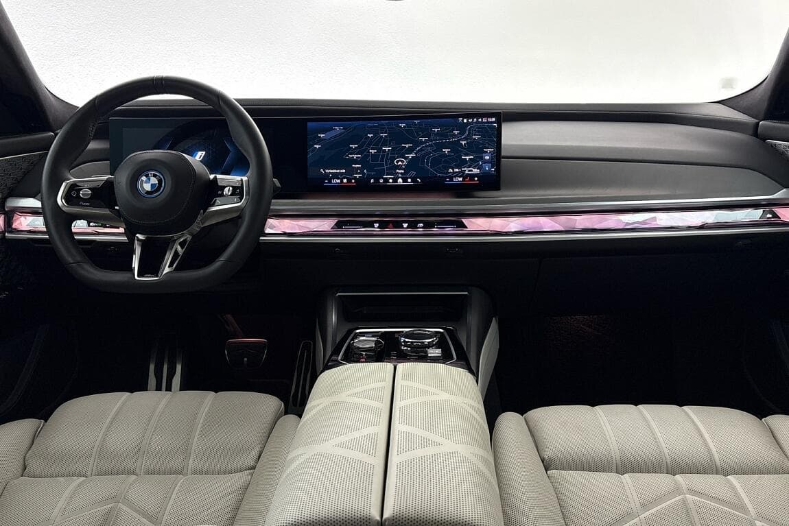 2022 BMW I7 - 16