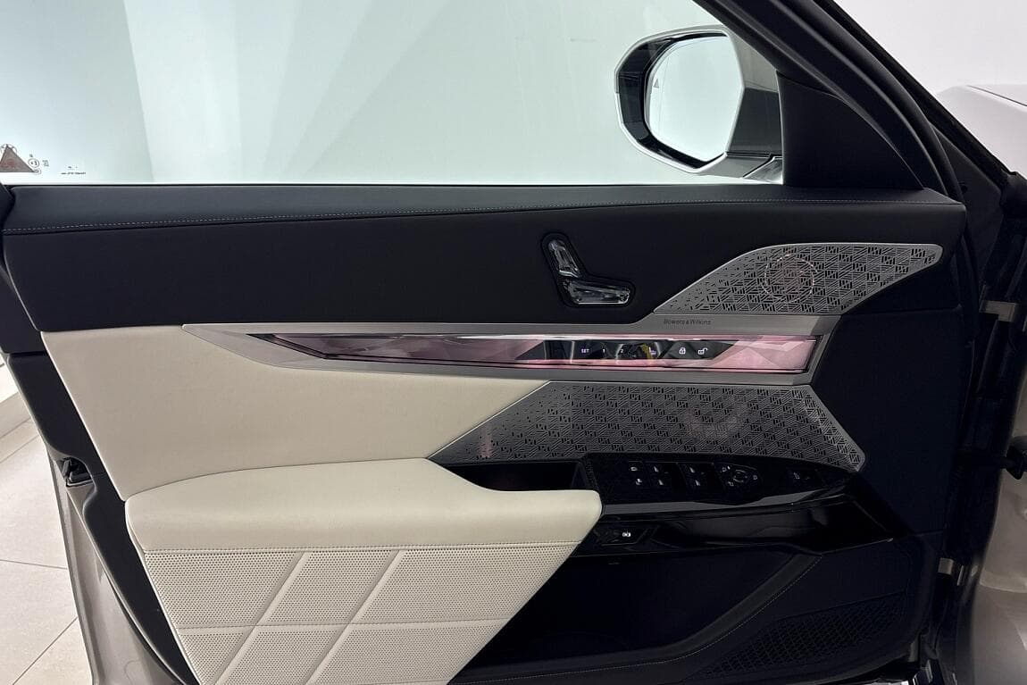 2022 BMW I7 - 18