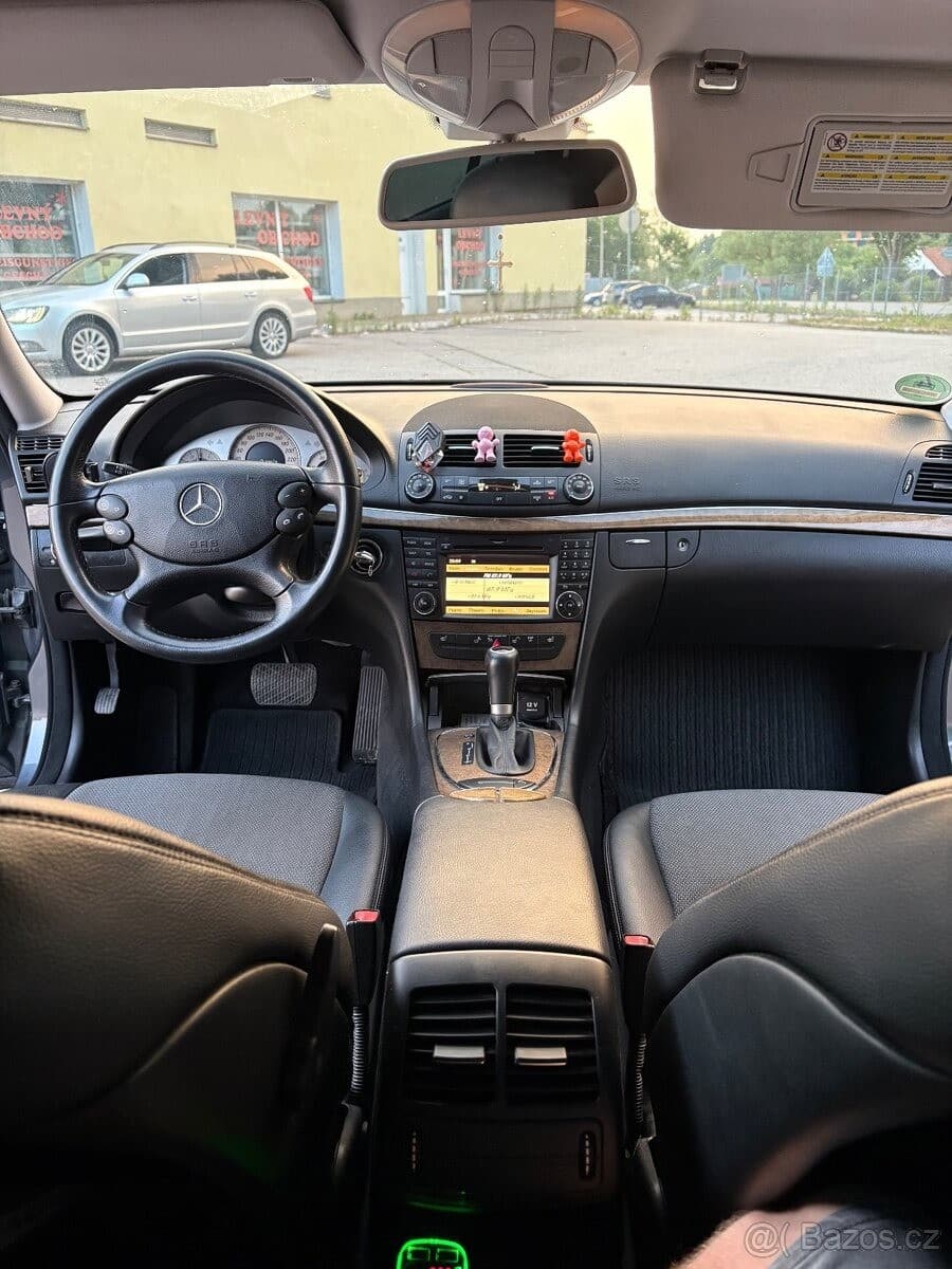 2008 Mercedes-Benz E-CLASS - 9