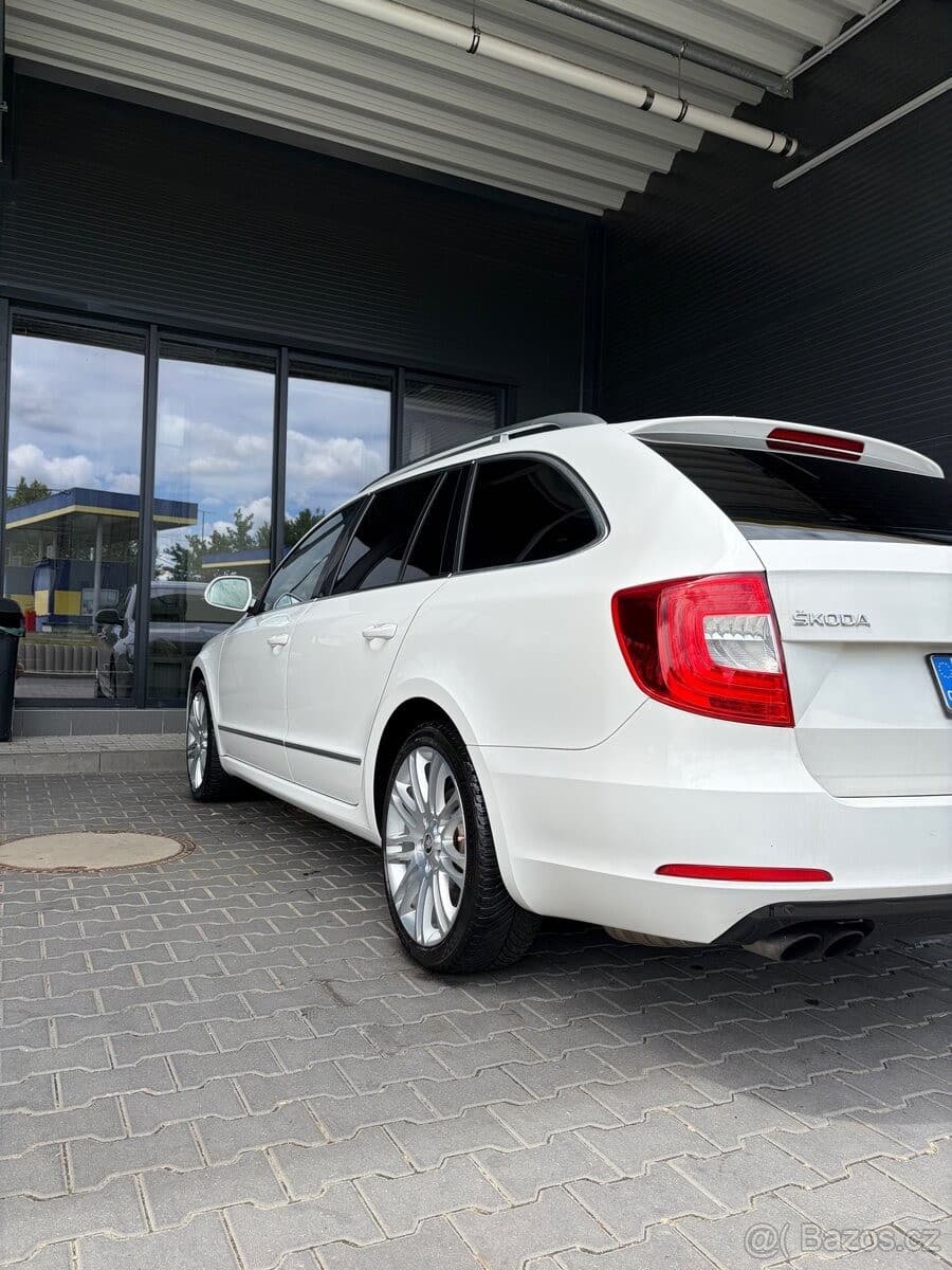 2014 Škoda SUPERB - 4