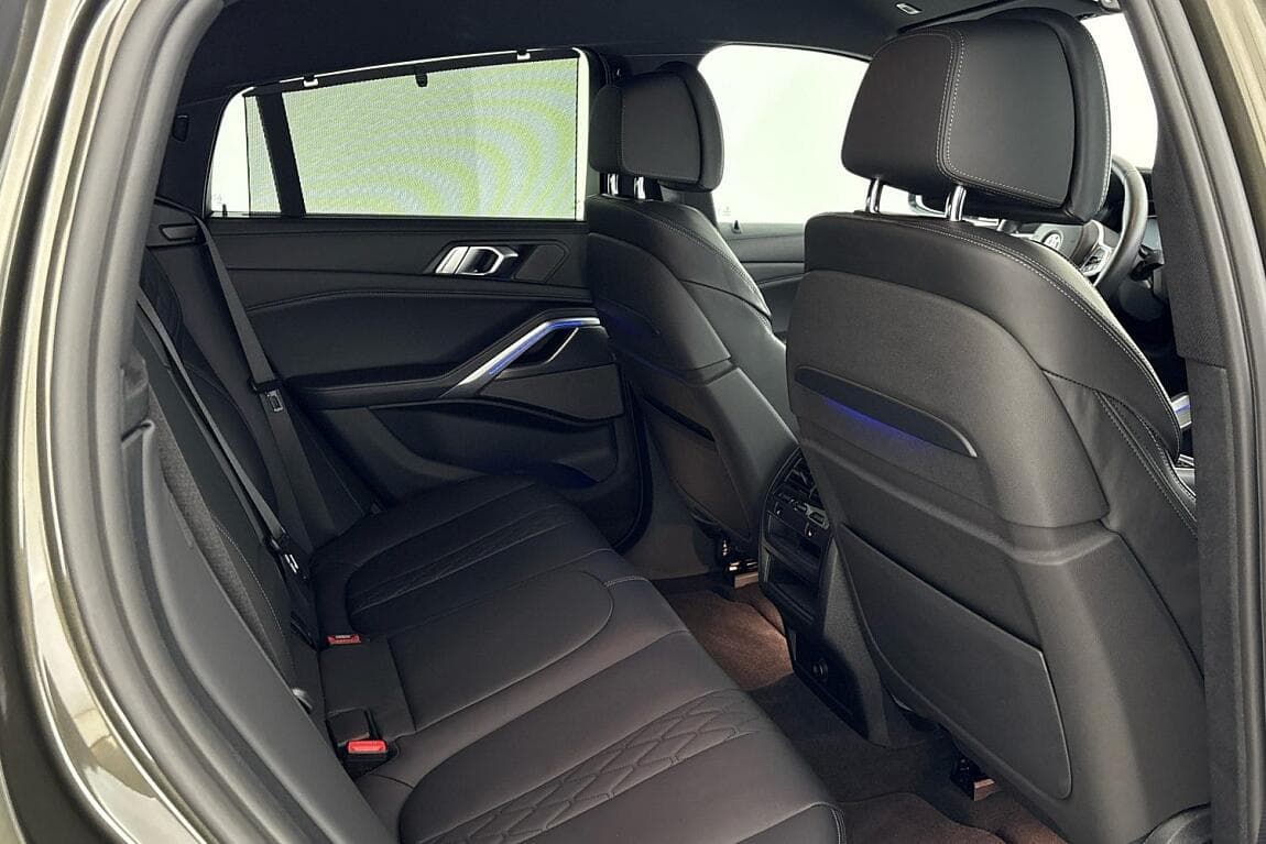 2020 BMW X6 - 12