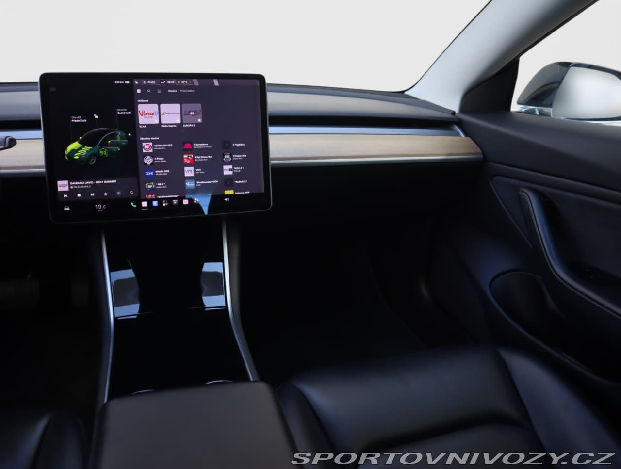 2019 Tesla MODEL 3 - 8