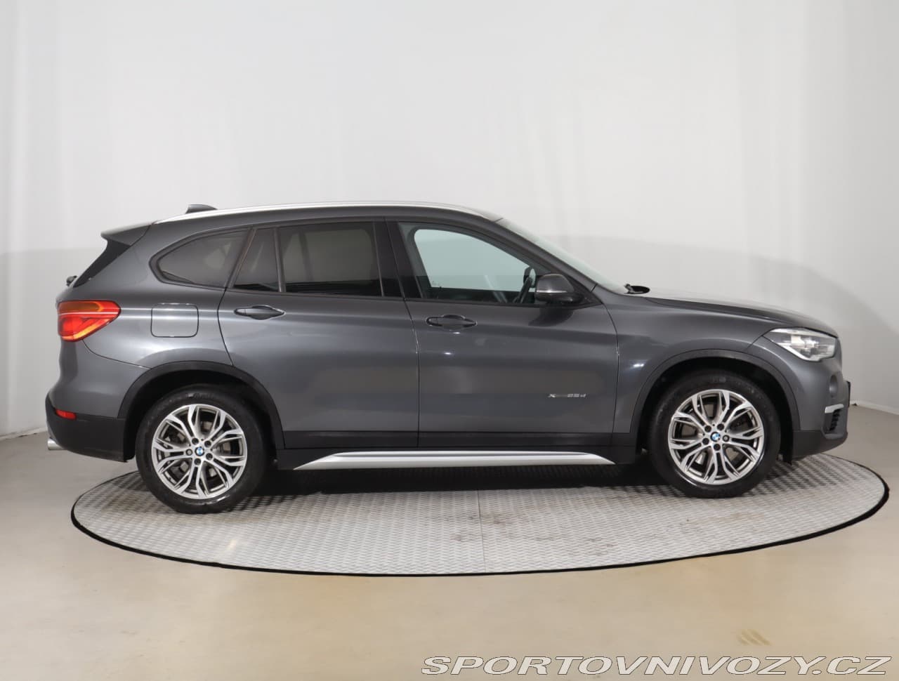 2016 BMW X1 - 6
