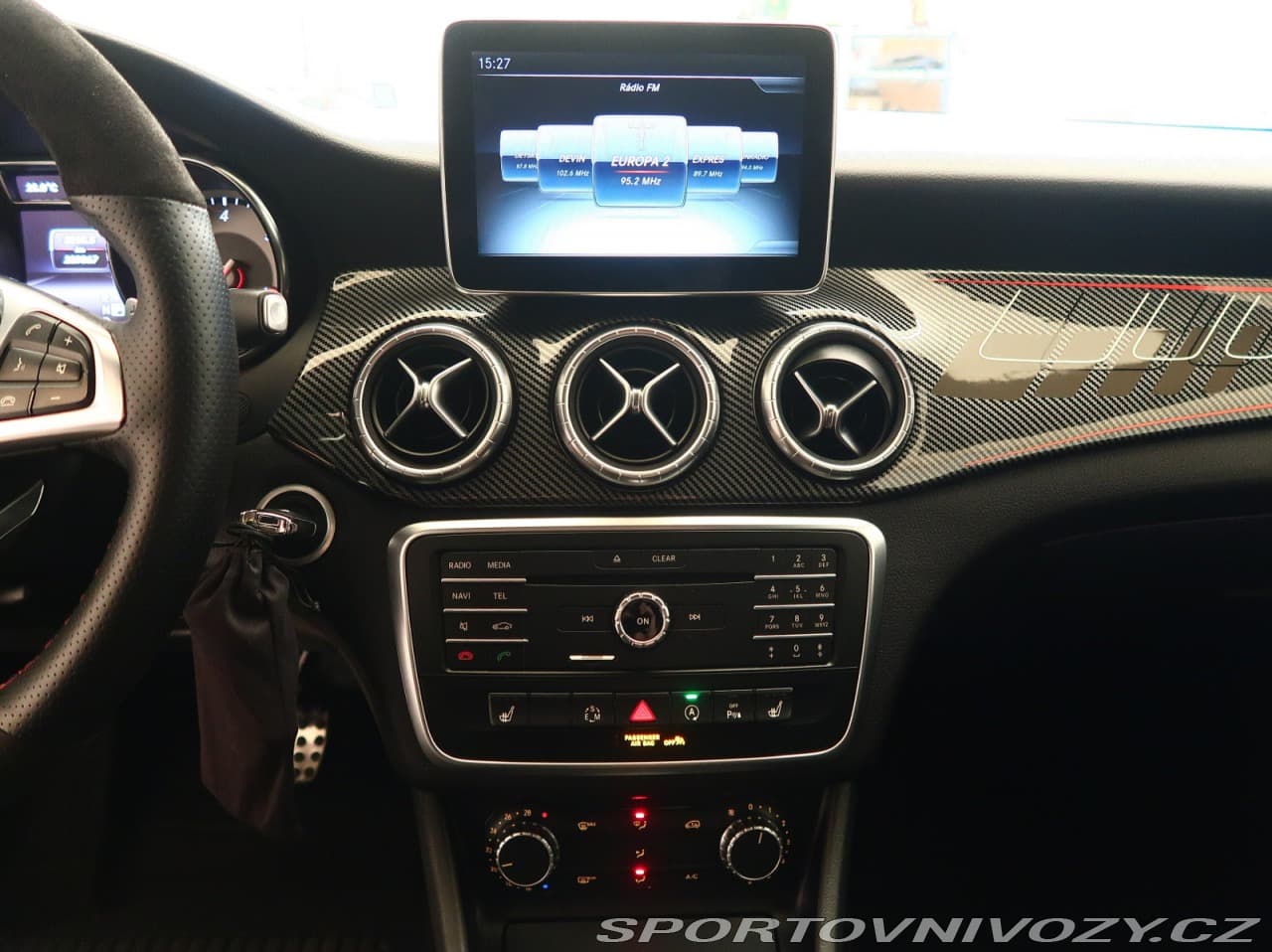 2015 Mercedes-Benz CLA - 12
