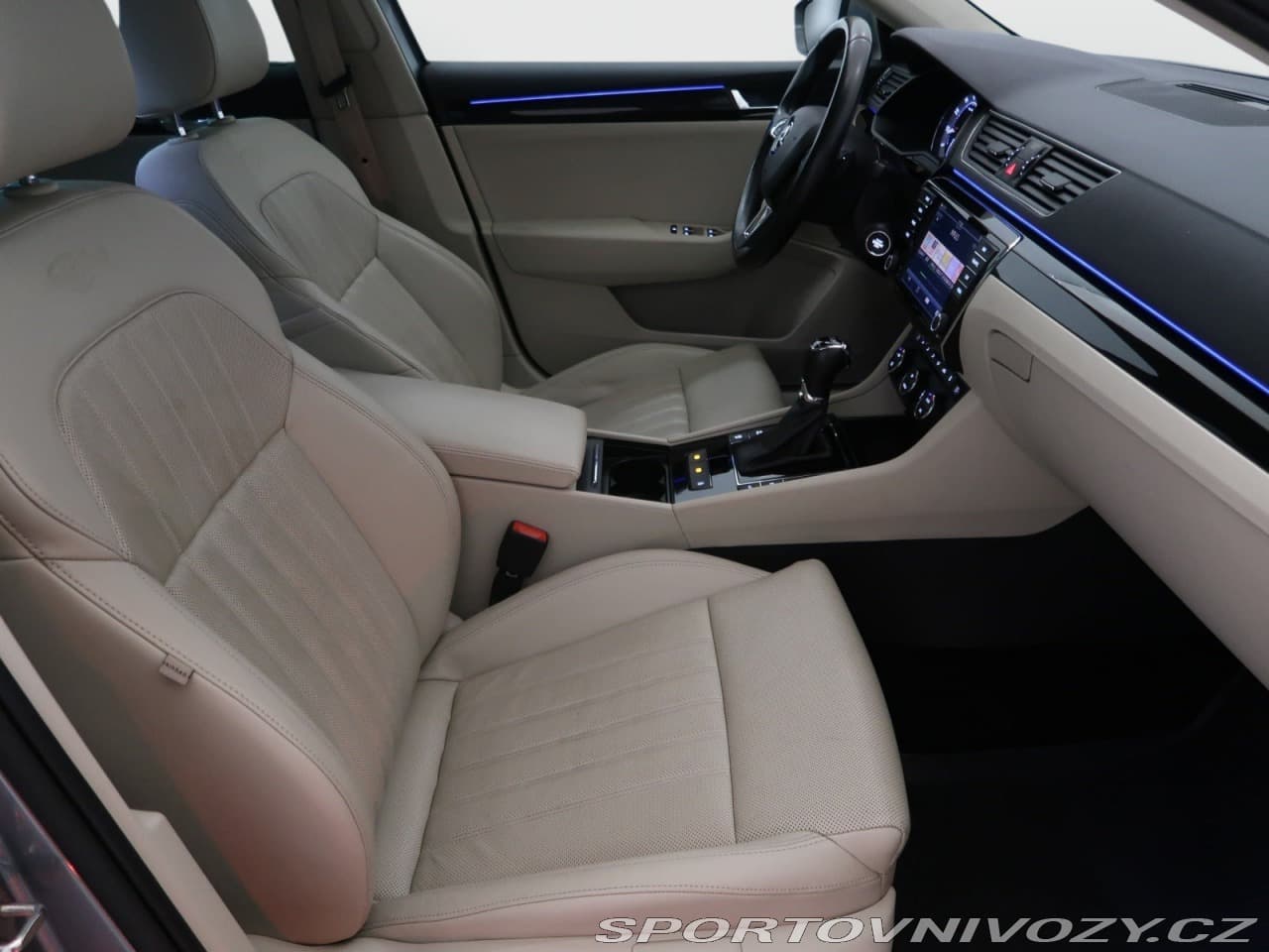 2016 Škoda SUPERB - 9
