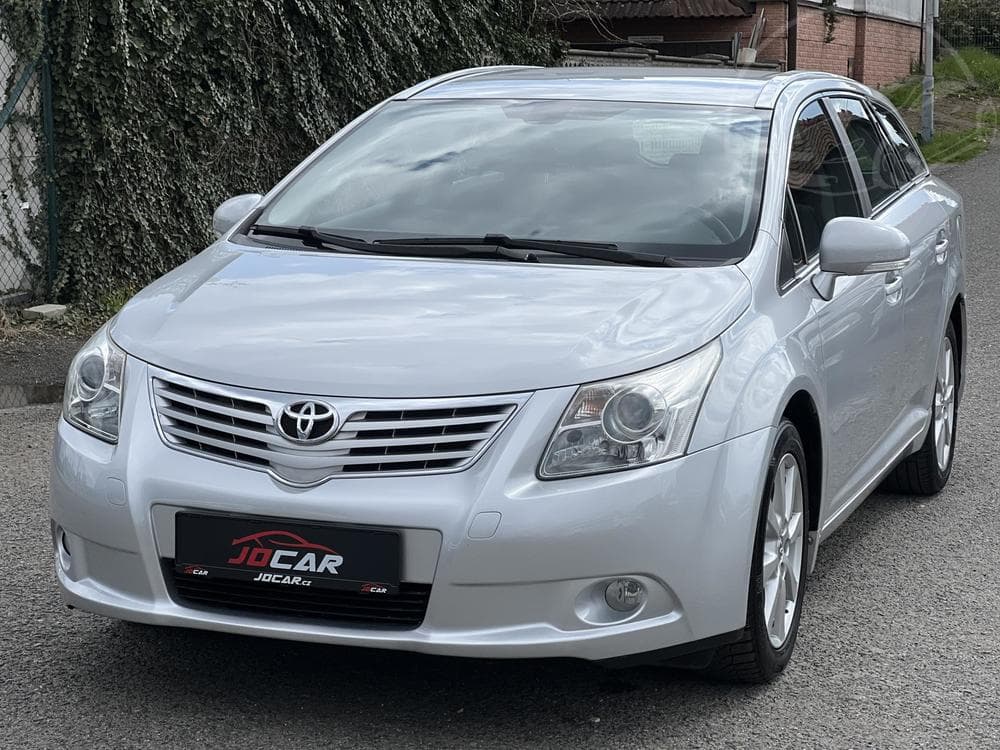 2011 Toyota AVENSIS