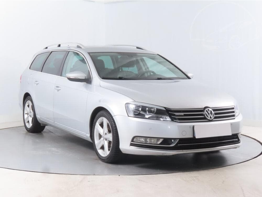 2011 Volkswagen PASSAT
