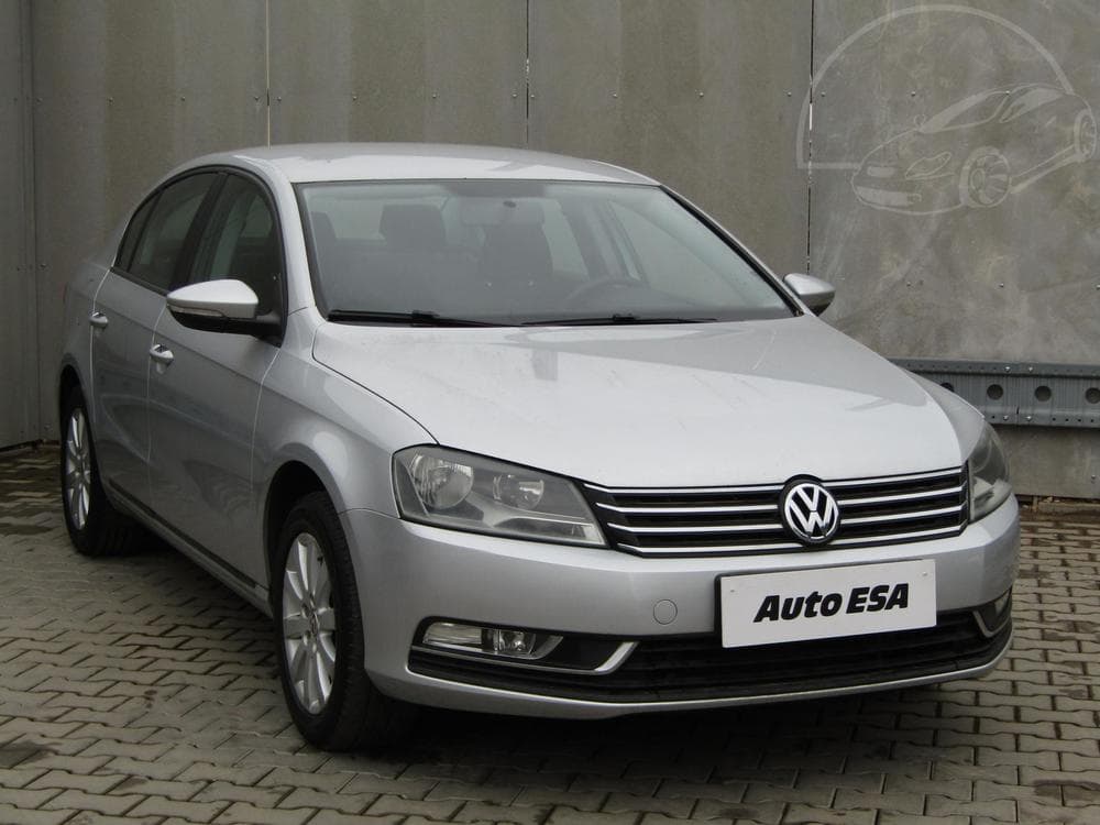 2011 Volkswagen PASSAT