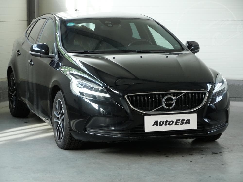 2018 Volvo V40