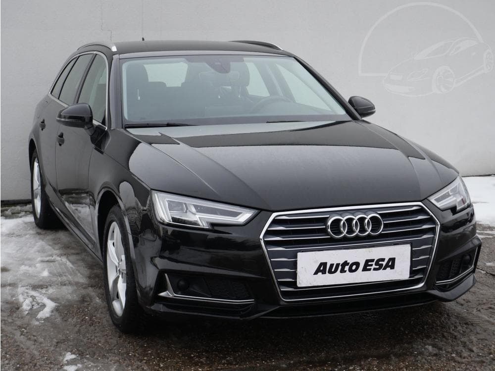 Audi A4 2.0 TDi 1.maj Serv.kniha