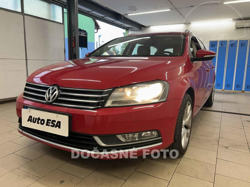 2011 Volkswagen PASSAT