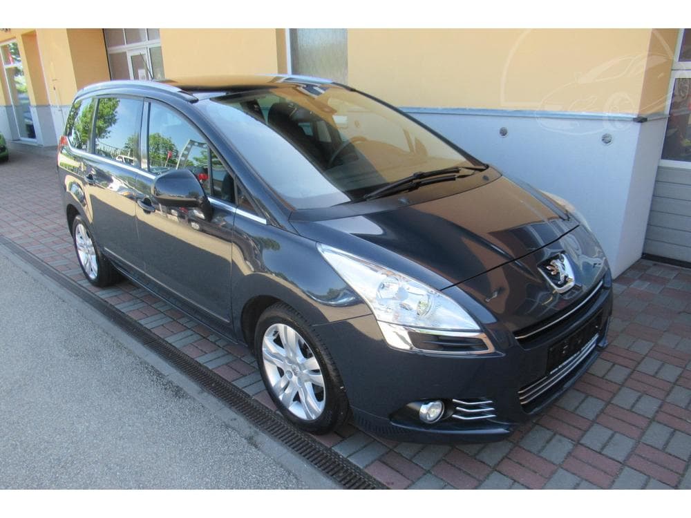2012 Peugeot 5008