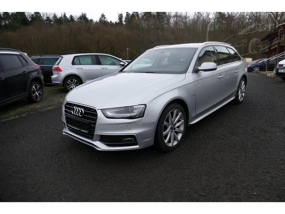 Audi A4 3,0TDI S-LINE QUATTRO