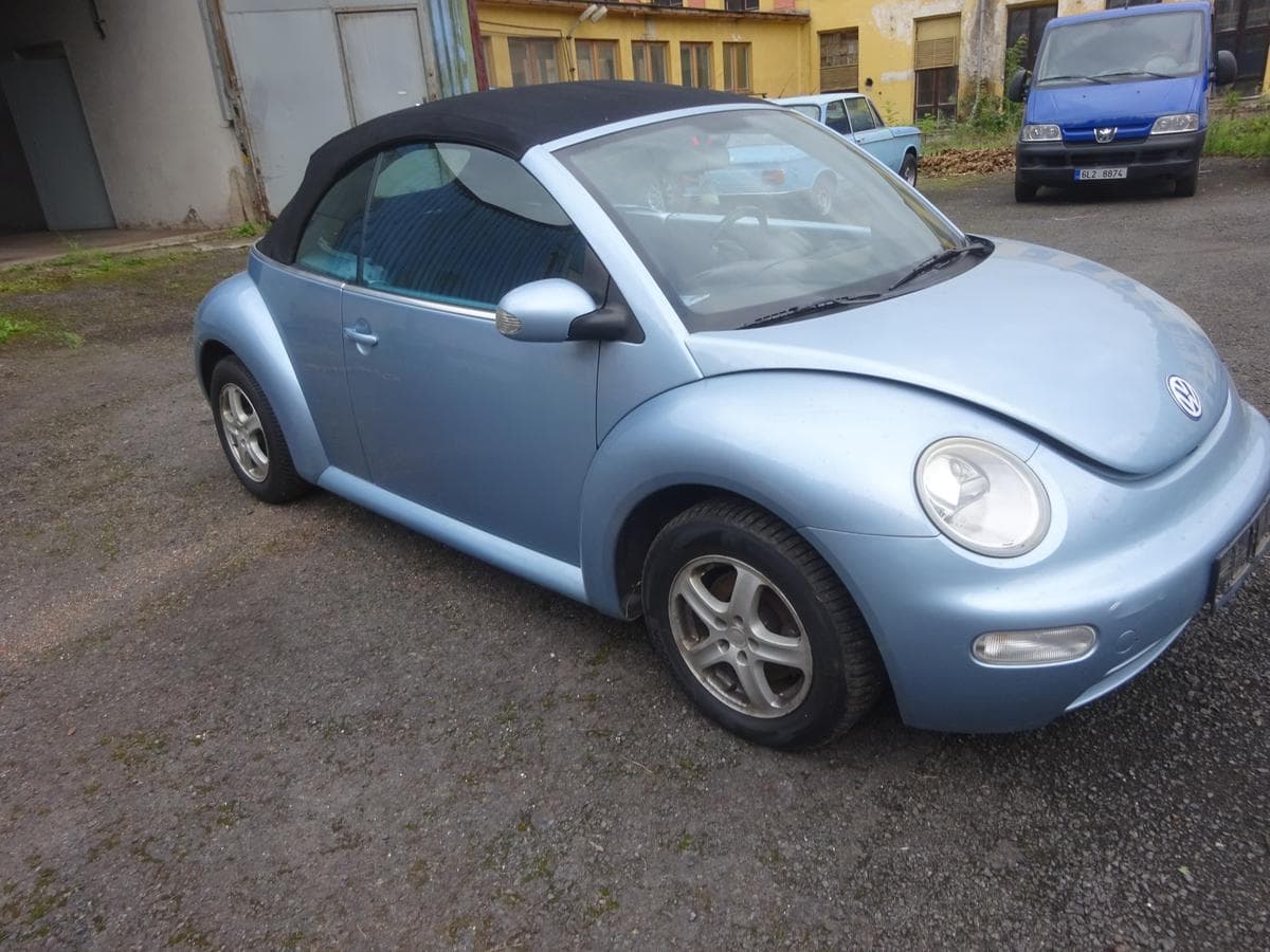 Volkswagen BEETLE