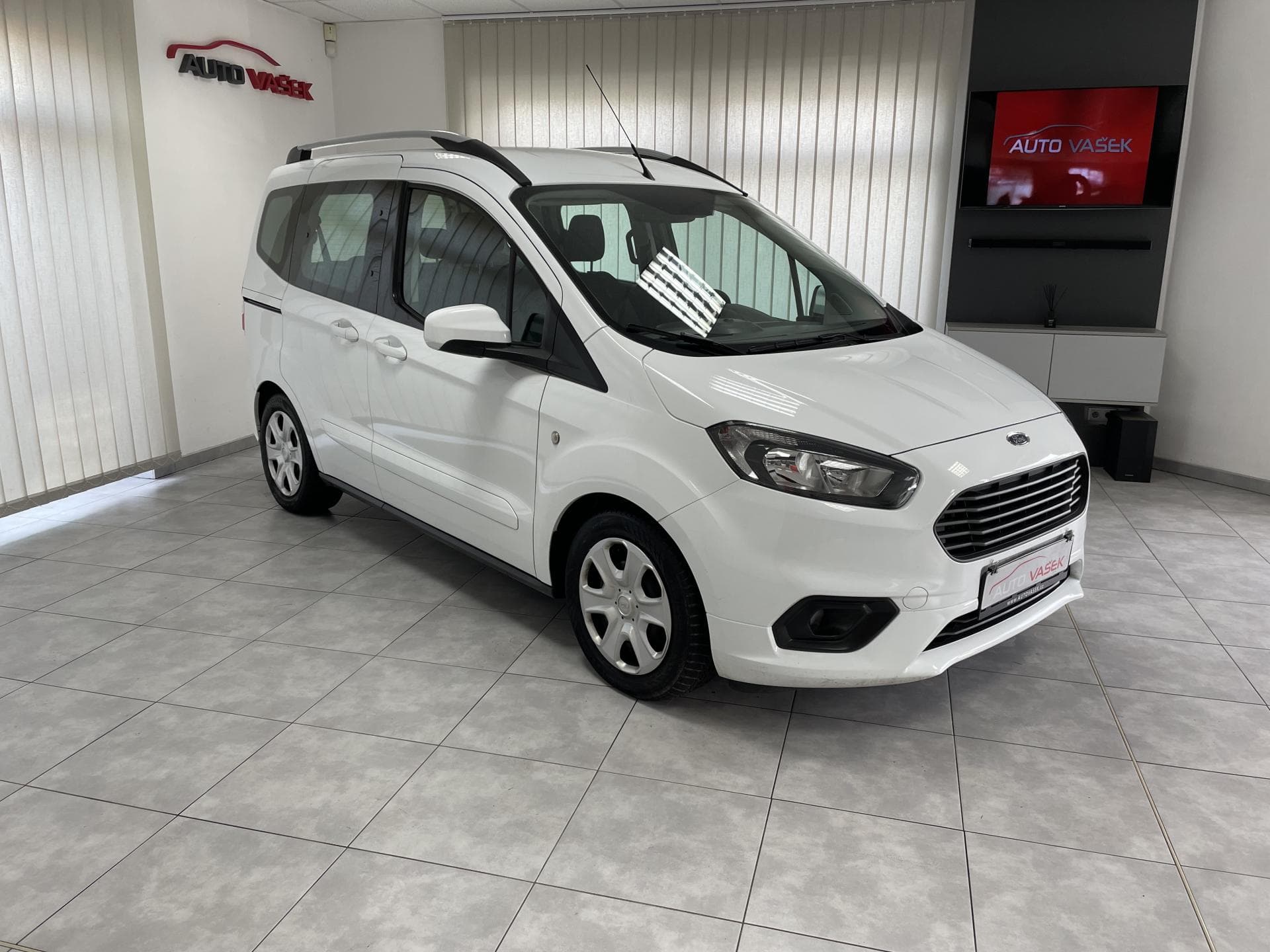 2020 Ford TOURNEO
