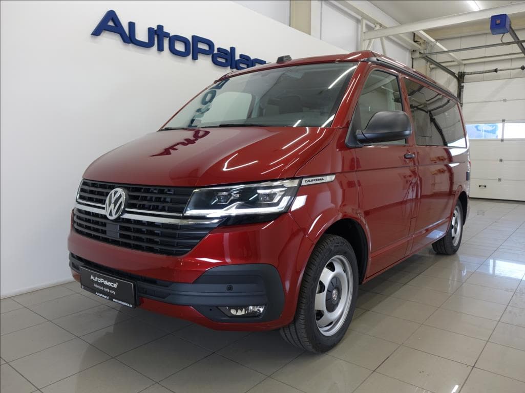 Volkswagen California 2,0 TDi MT Beach KAMERA 7 míst