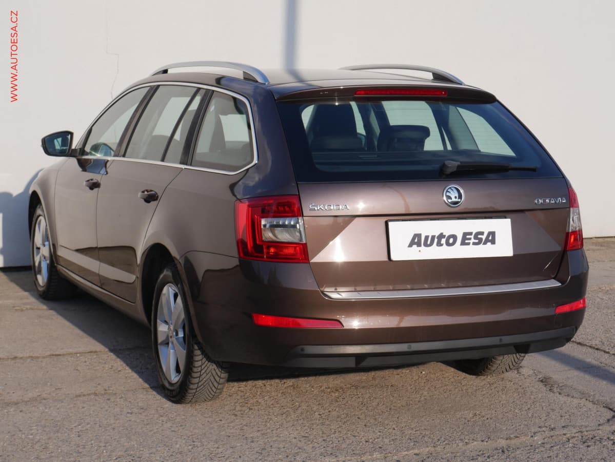 Škoda Octavia 1.6 TDi, Elegance, výhřev sed