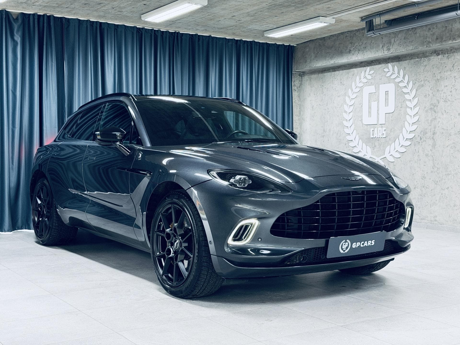Aston Martin DBX