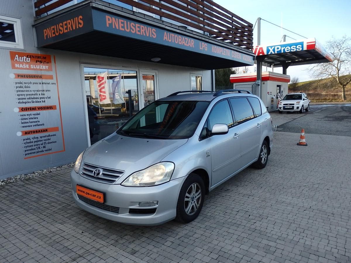 Toyota Avensis Verso 2.0 D-4D ZÁVĚS, ALU