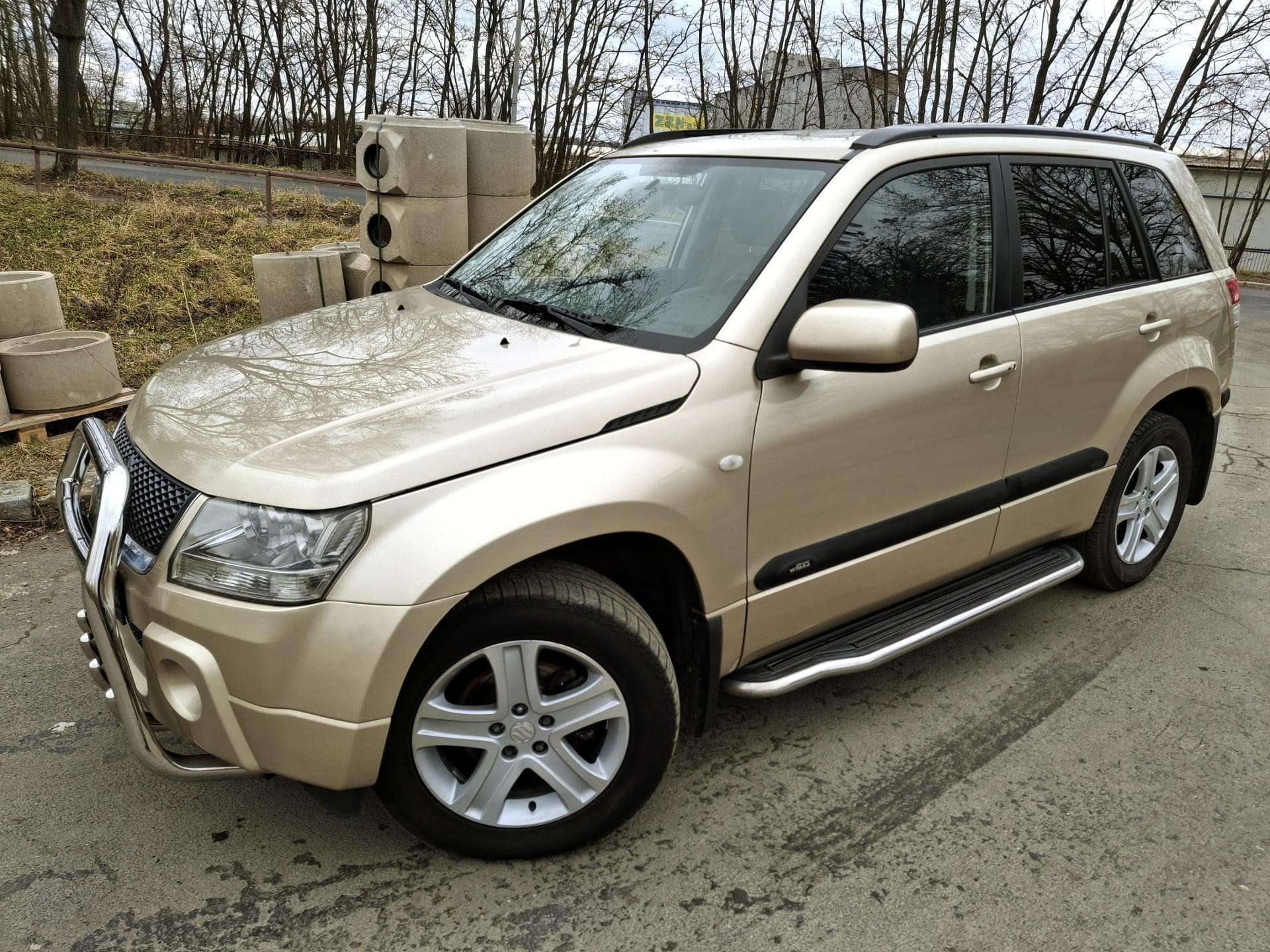 Suzuki Grand Vitara 2.0 benzin 103 kw 4x4