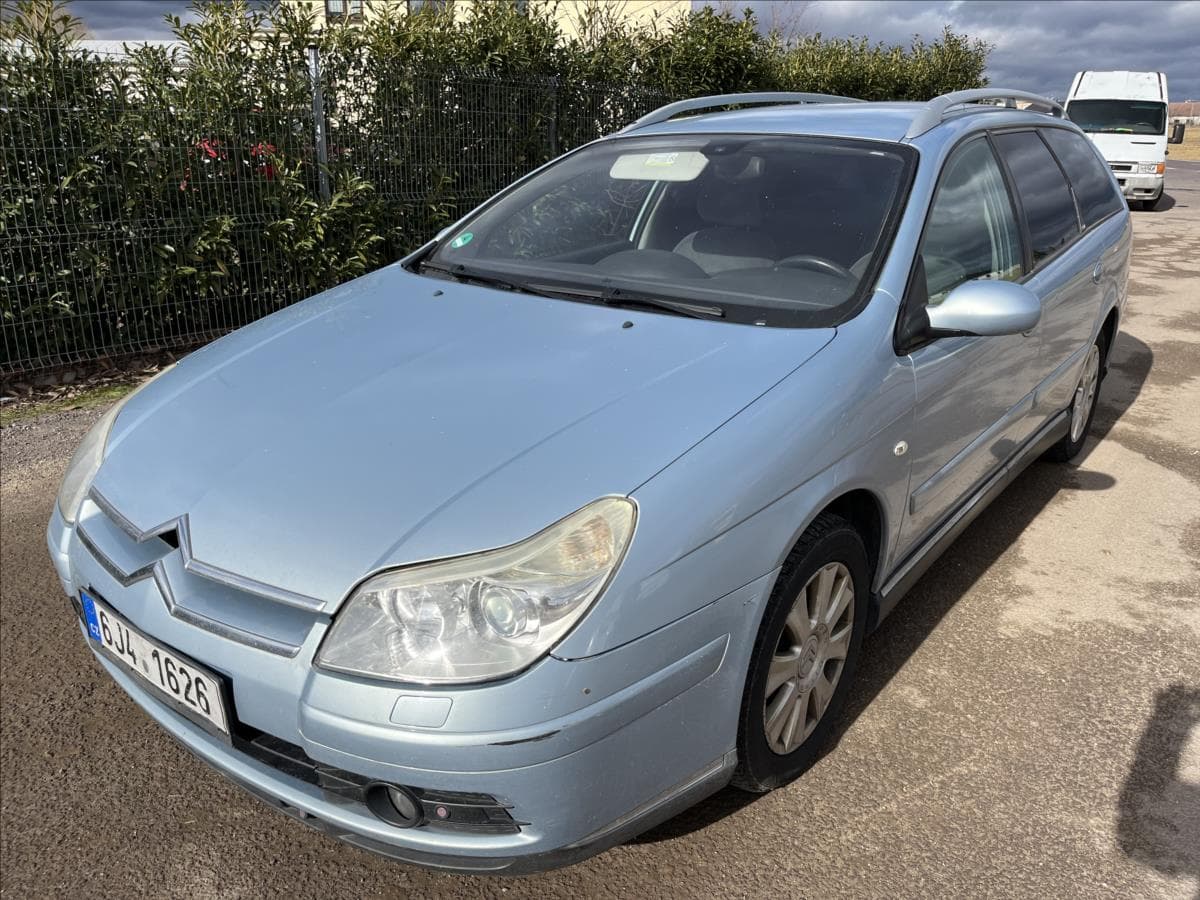 Citroën C5 2,2 HDi AUTOMAT NAVI TAŽNÉ