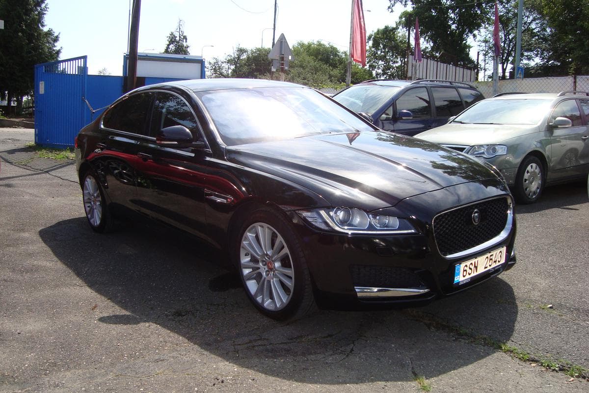 Jaguar XF