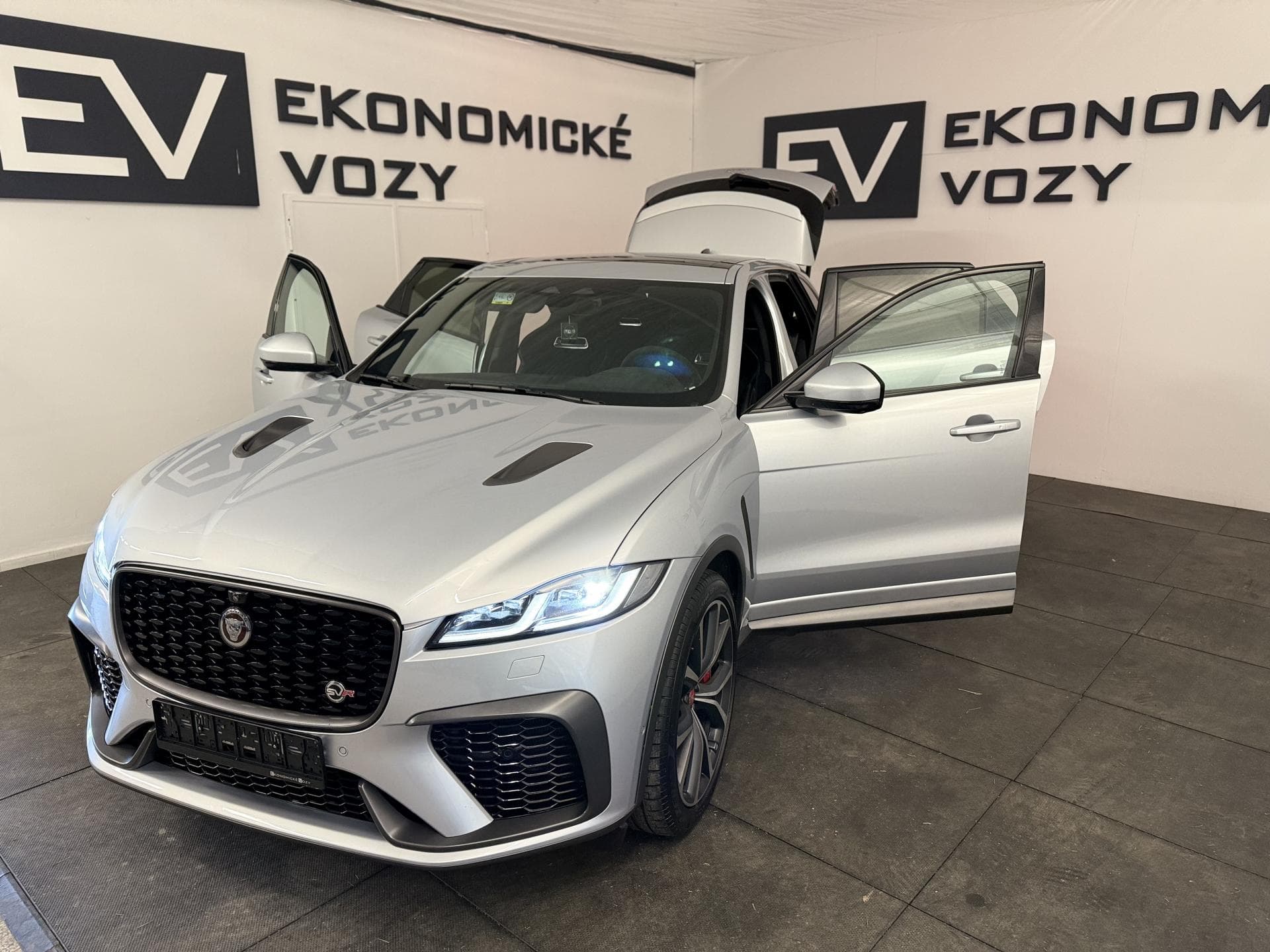 Jaguar F-Pace