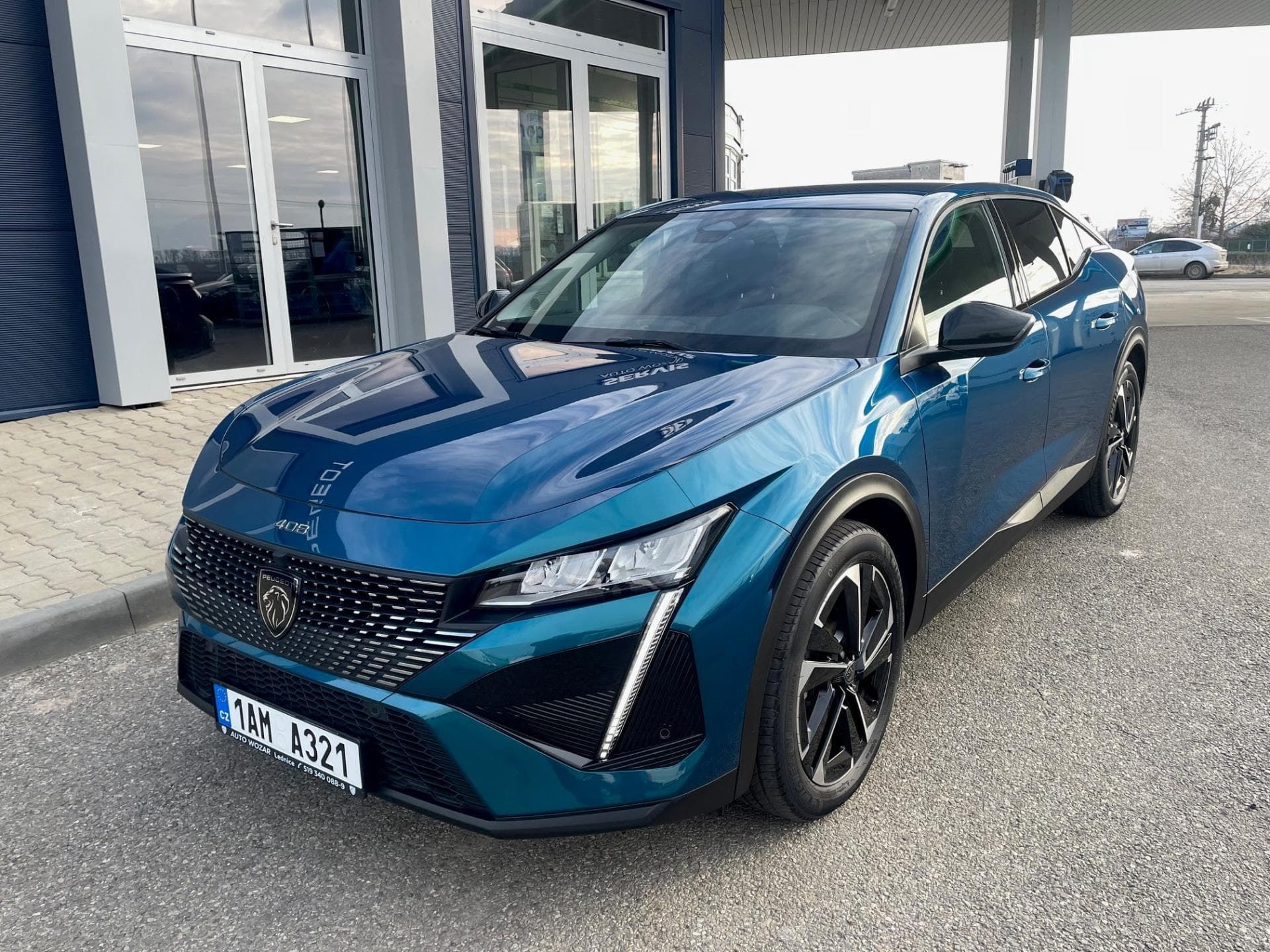 Peugeot 408