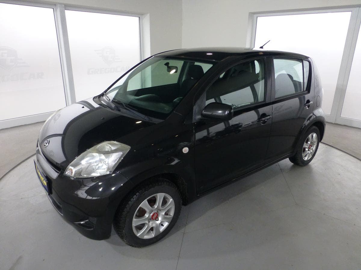 Daihatsu SIRION