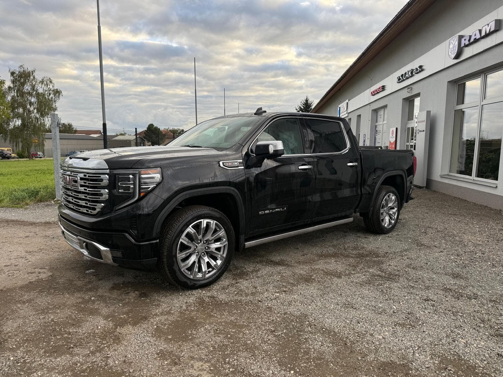 GMC SIERRA