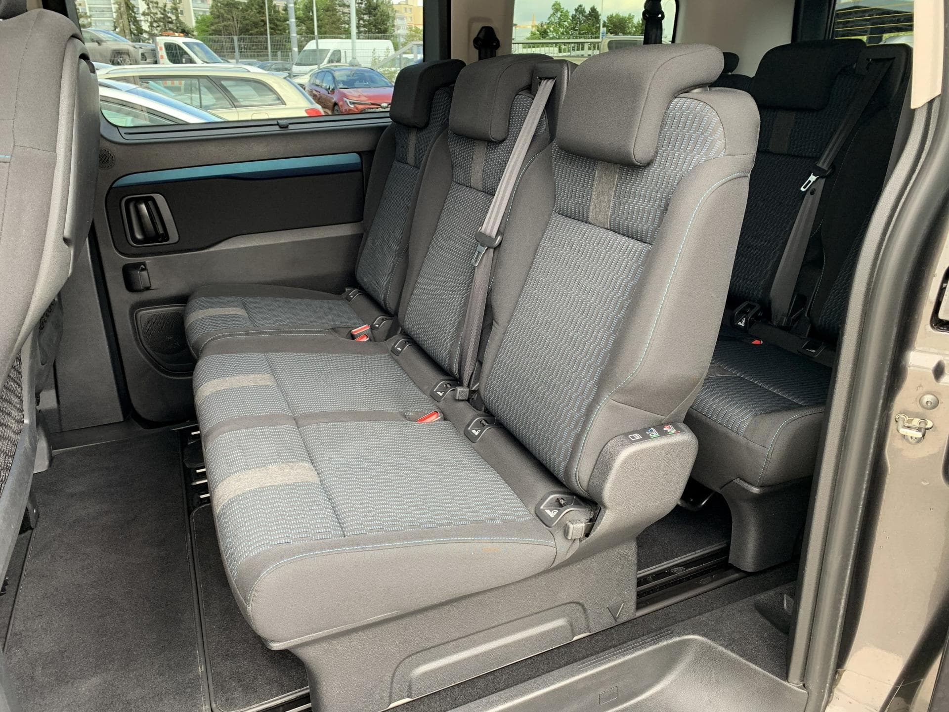 Peugeot TRAVELLER