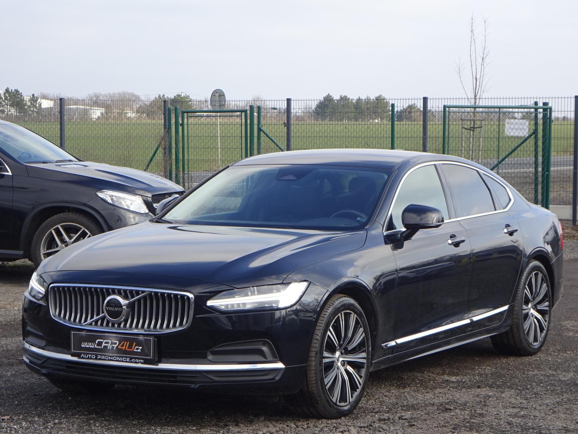 2022 Volvo S90