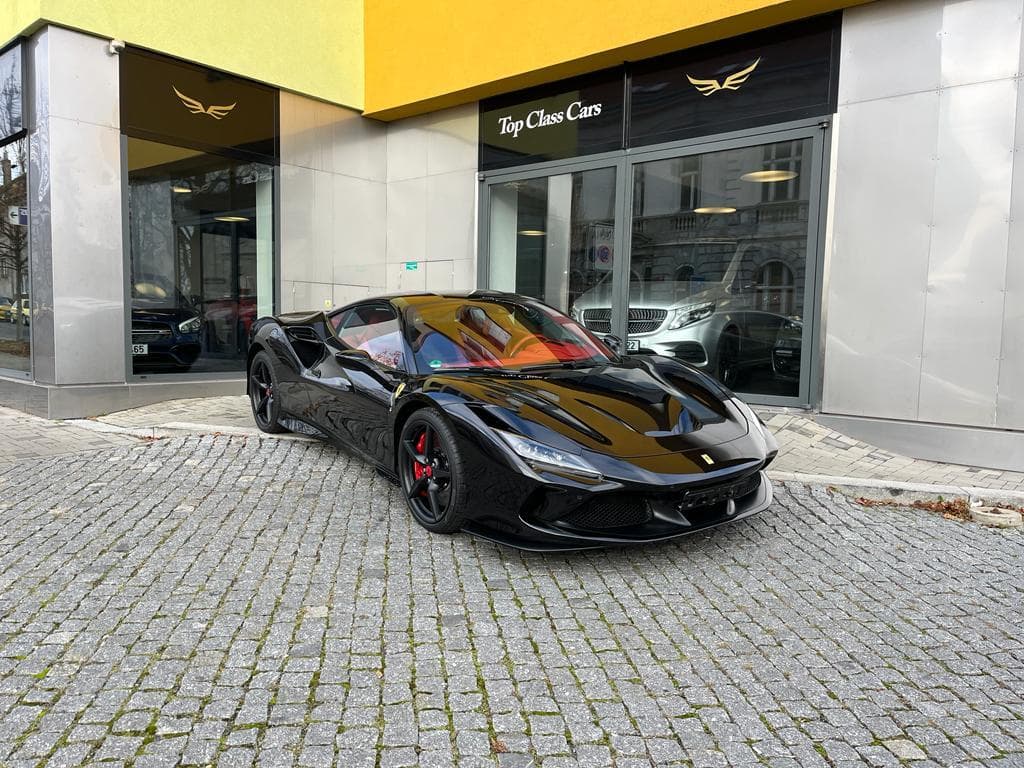 Ferrari F8