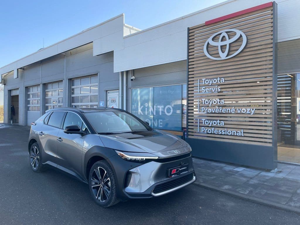 Toyota bZ4X El. motor 150kW 204 - 1 AT 2x4