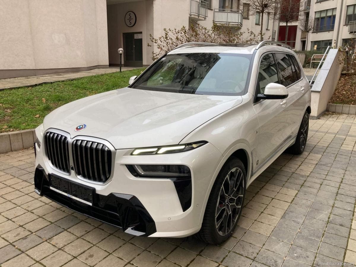 BMW X7 40d nájem od 39tis/měsíčně